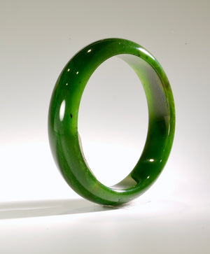 A CANADIAN JADE BANGLE 59MM #987