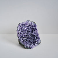 SEMI-GEODE HIGH QUALITY BASE CUT(0.70 LB) #2146