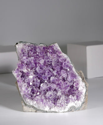 AMETHYST SEMI-GEODE EXTRA QUALITY BASE CUT(1.4 LB) #1852