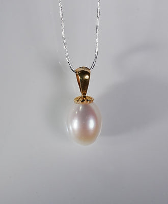 CULTURED FRESHWATER PEARL PENDANT #1638