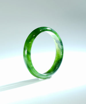 A CANADIAN JADE BANGLE 63MM #995