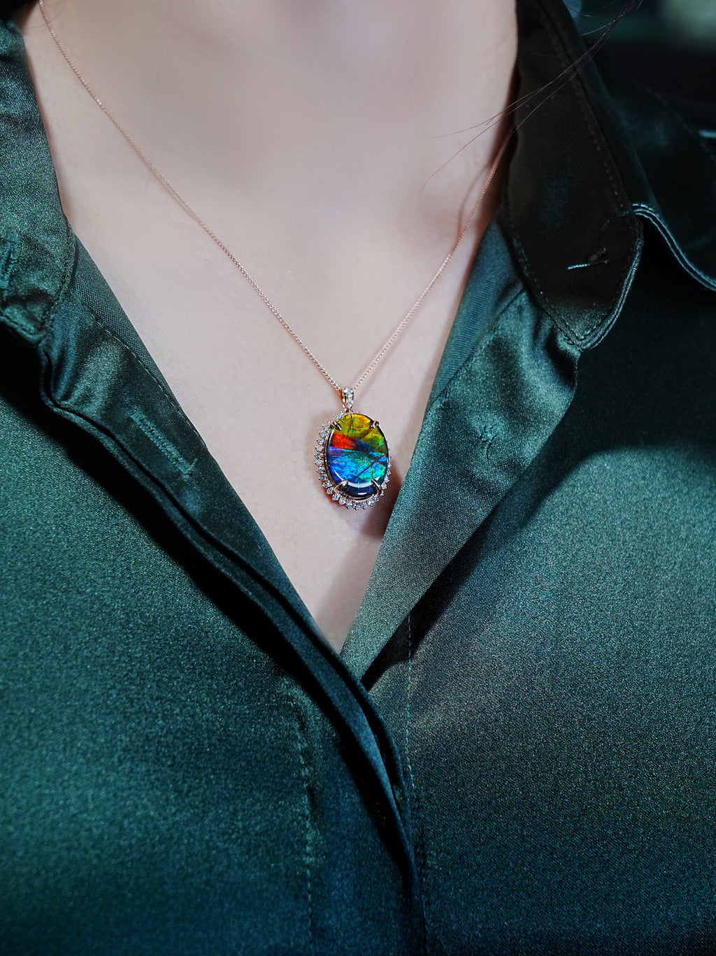 18k Oval Ammolite Pendant #2301