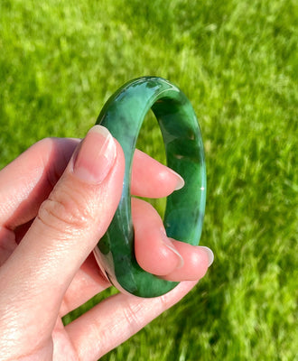 A CANADIAN JADE BANGLE 60MM #2486