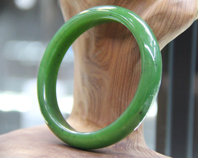 AAA CANADIAN JADE BANGLE 57.6MM #81